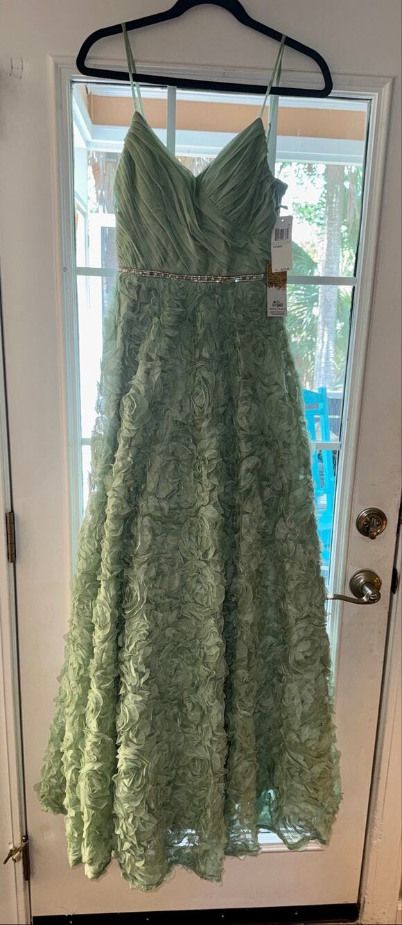 SAY YES TO THE PROM / TLC 3D Rosettes Skirt Gown Juniors Size 1 / 2 New with Tag